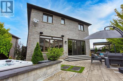 44 Riesling Court, Hamilton, ON - Outdoor