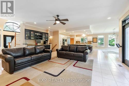 15 Turtle Lake Drive, Halton Hills, ON - Indoor Photo Showing Living Room