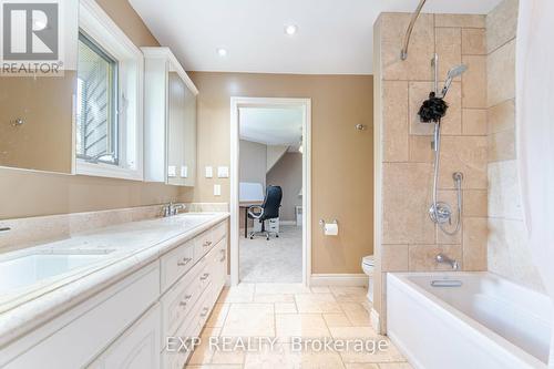 15 Turtle Lake Drive, Halton Hills, ON - Indoor Photo Showing Bathroom