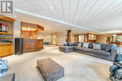 15 Turtle Lake Drive, Halton Hills, ON - Indoor Photo Showing Living Room