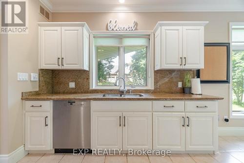 15 Turtle Lake Drive, Halton Hills, ON - Indoor Photo Showing Kitchen With Double Sink