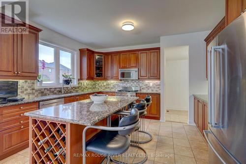 13 Pathlink Gate, Brampton, ON - Indoor Photo Showing Kitchen