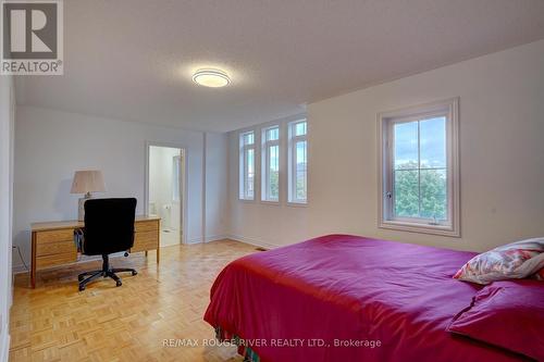 13 Pathlink Gate, Brampton, ON - Indoor Photo Showing Bedroom