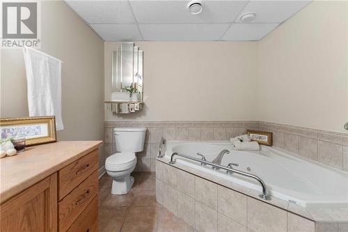 405 Sweezey Court, Pembroke, ON - Indoor Photo Showing Bathroom