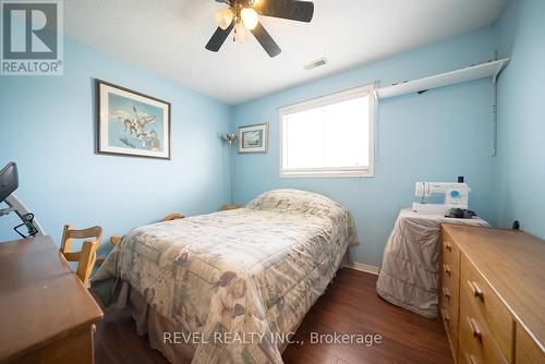 25 West Avenue, Hamilton, ON - Indoor Photo Showing Bedroom