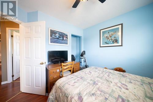 25 West Avenue, Hamilton, ON - Indoor Photo Showing Bedroom