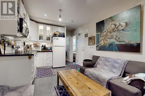 35 Humberside Avenue, Toronto, ON - Indoor Photo Showing Kitchen