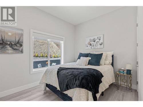 7141 Nakiska Drive, Vernon, BC - Indoor Photo Showing Bedroom