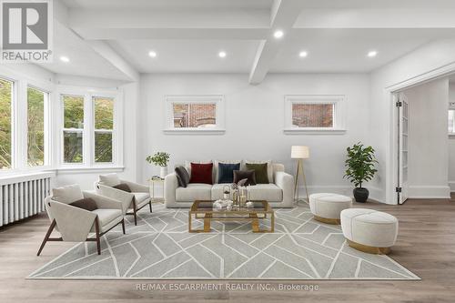 73 Talbot Street N, Norfolk, ON - Indoor Photo Showing Living Room