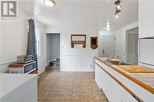 47 Cunningham Street, Thorold, ON - Indoor Photo Showing Kitchen