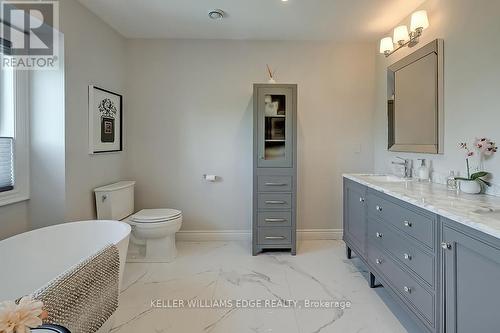 1407 Bayshire Drive, Oakville, ON - Indoor Photo Showing Bathroom