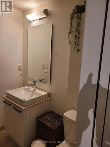 703 - 12 York Street, Toronto, ON - Indoor Photo Showing Bathroom