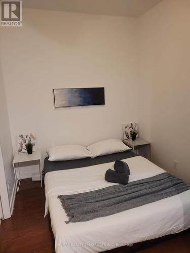 703 - 12 York Street, Toronto, ON - Indoor Photo Showing Bedroom