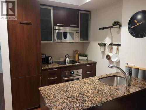 703 - 12 York Street, Toronto, ON - Indoor Photo Showing Kitchen