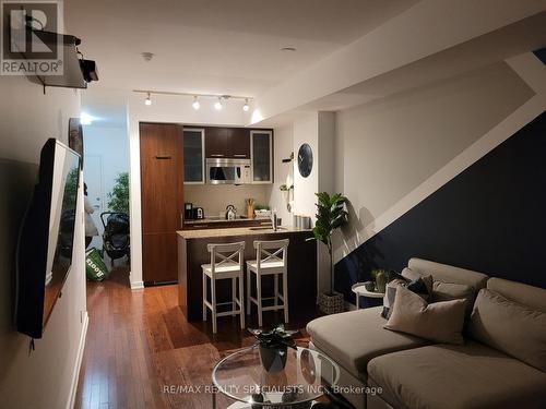 703 - 12 York Street, Toronto, ON - Indoor Photo Showing Other Room