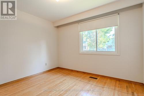 31 Mitchell Avenue, New Tecumseth, ON - Indoor Photo Showing Other Room