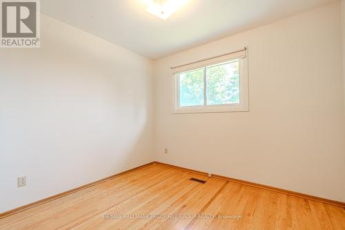 31 Mitchell Avenue, New Tecumseth, ON - Indoor Photo Showing Other Room