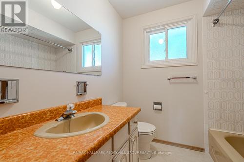 31 Mitchell Avenue, New Tecumseth, ON - Indoor Photo Showing Bathroom