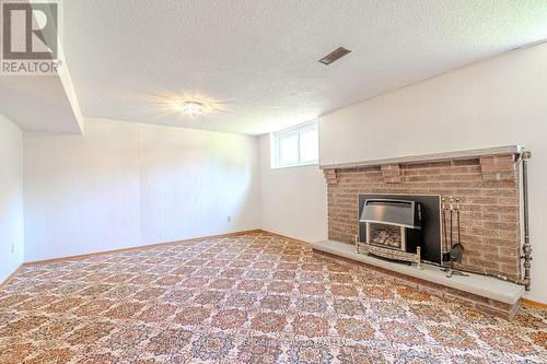 31 Mitchell Avenue, New Tecumseth, ON - Indoor With Fireplace