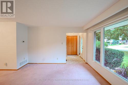 31 Mitchell Avenue, New Tecumseth, ON - Indoor Photo Showing Other Room