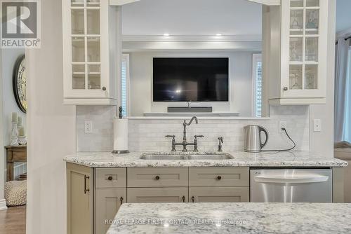 97 Jewel House Lane, Barrie, ON - Indoor Photo Showing Kitchen With Double Sink With Upgraded Kitchen