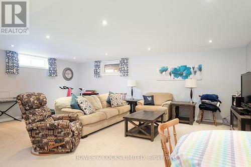 307 Louden Terrace, Peterborough (Monaghan), ON - Indoor Photo Showing Living Room