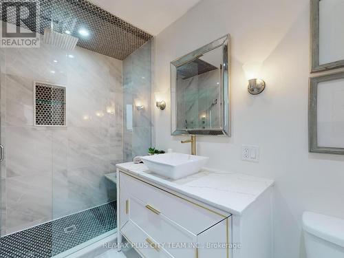 34A Maybourne Avenue, Toronto, ON - Indoor Photo Showing Bathroom