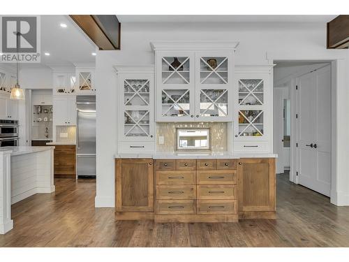 2191 Lavetta Drive, Kelowna, BC - Indoor Photo Showing Kitchen