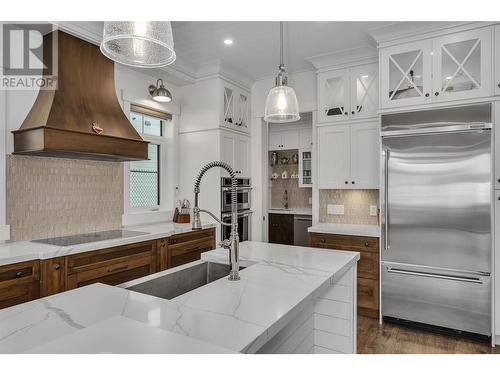 2191 Lavetta Drive, Kelowna, BC - Indoor Photo Showing Kitchen With Upgraded Kitchen