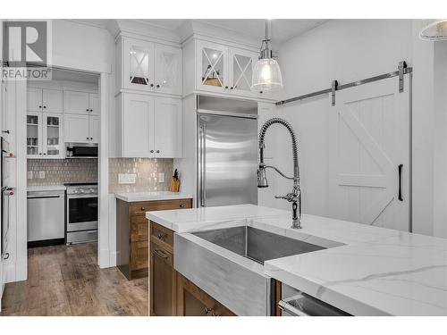 2191 Lavetta Drive, Kelowna, BC - Indoor Photo Showing Kitchen With Upgraded Kitchen