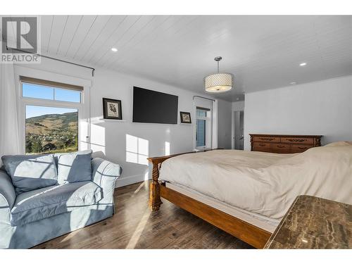 2191 Lavetta Drive, Kelowna, BC - Indoor Photo Showing Bedroom