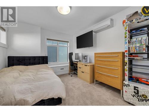 2191 Lavetta Drive, Kelowna, BC - Indoor Photo Showing Bedroom