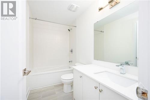 144 Succession Crescent, Stittsville, ON - Indoor Photo Showing Bathroom