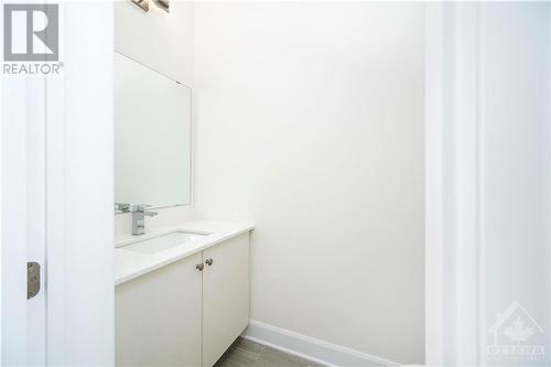 144 Succession Crescent, Stittsville, ON - Indoor Photo Showing Bathroom