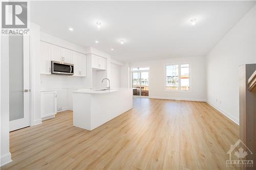 144 Succession Crescent, Stittsville, ON - Indoor Photo Showing Kitchen