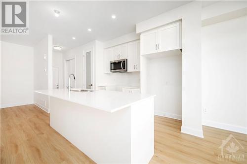 144 Succession Crescent, Stittsville, ON - Indoor Photo Showing Kitchen