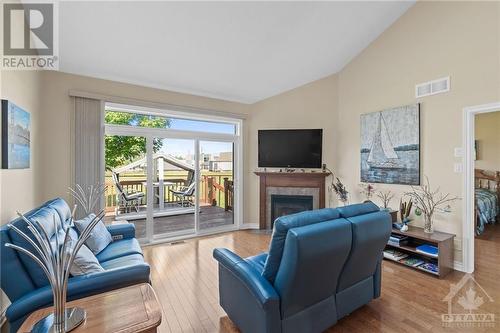 916 Eastboro Avenue, Ottawa, ON - Indoor Photo Showing Living Room With Fireplace