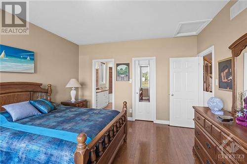 916 Eastboro Avenue, Ottawa, ON - Indoor Photo Showing Bedroom