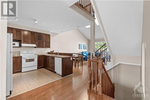 916 Eastboro Avenue, Ottawa, ON - Indoor Photo Showing Kitchen