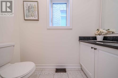 11 Upbound Court, East Gwillimbury, ON - Indoor Photo Showing Bathroom