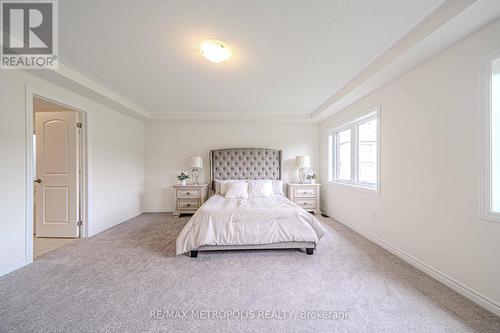 11 Upbound Court, East Gwillimbury, ON - Indoor Photo Showing Bedroom