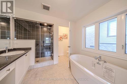 11 Upbound Court, East Gwillimbury, ON - Indoor Photo Showing Bathroom