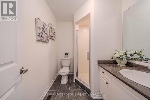 11 Upbound Court, East Gwillimbury, ON - Indoor Photo Showing Bathroom