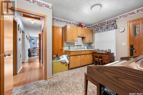 878 Edgar Street, Regina, SK - Indoor Photo Showing Kitchen