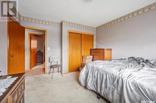 878 Edgar Street, Regina, SK - Indoor Photo Showing Bedroom