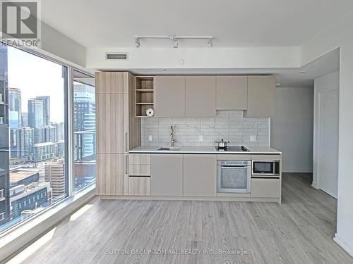 4809 - 55 Mercer Street, Toronto, ON - Indoor Photo Showing Kitchen With Upgraded Kitchen