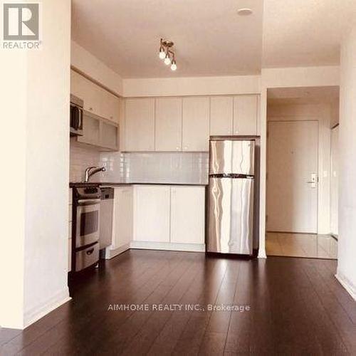 1707 - 275 Yorkland Road, Toronto, ON - Indoor Photo Showing Kitchen