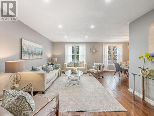 2200 Richard Street, Innisfil, ON - Indoor Photo Showing Living Room