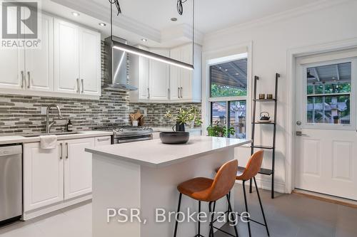 21 Burnfield Avenue, Toronto, ON - Indoor Photo Showing Kitchen With Upgraded Kitchen