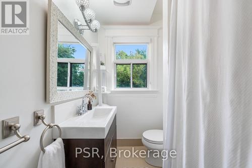 21 Burnfield Avenue, Toronto, ON - Indoor Photo Showing Bathroom